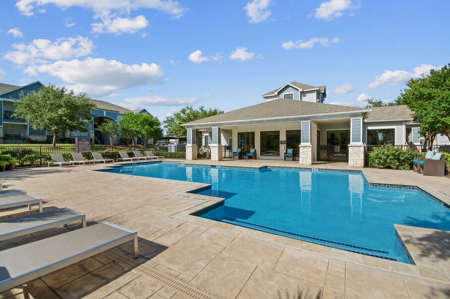 Cayman Universal City 1000+ for 1, 2 & 3 Bed Apts