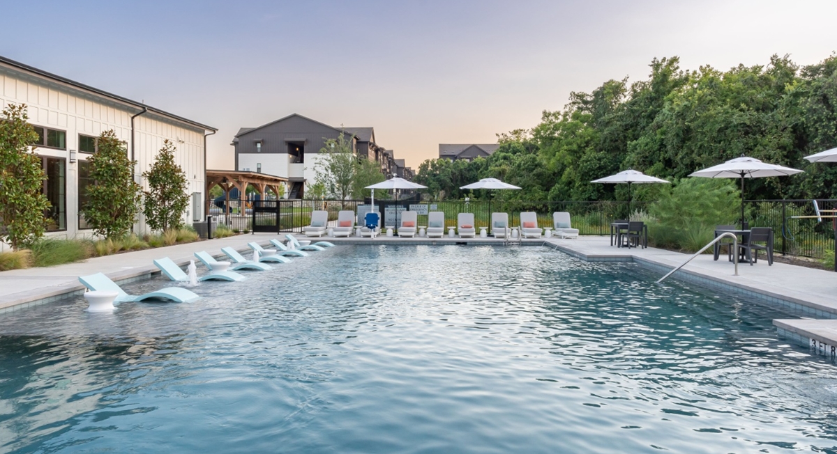 Citizen House Bergstrom - Pool - Photo 3 of 19