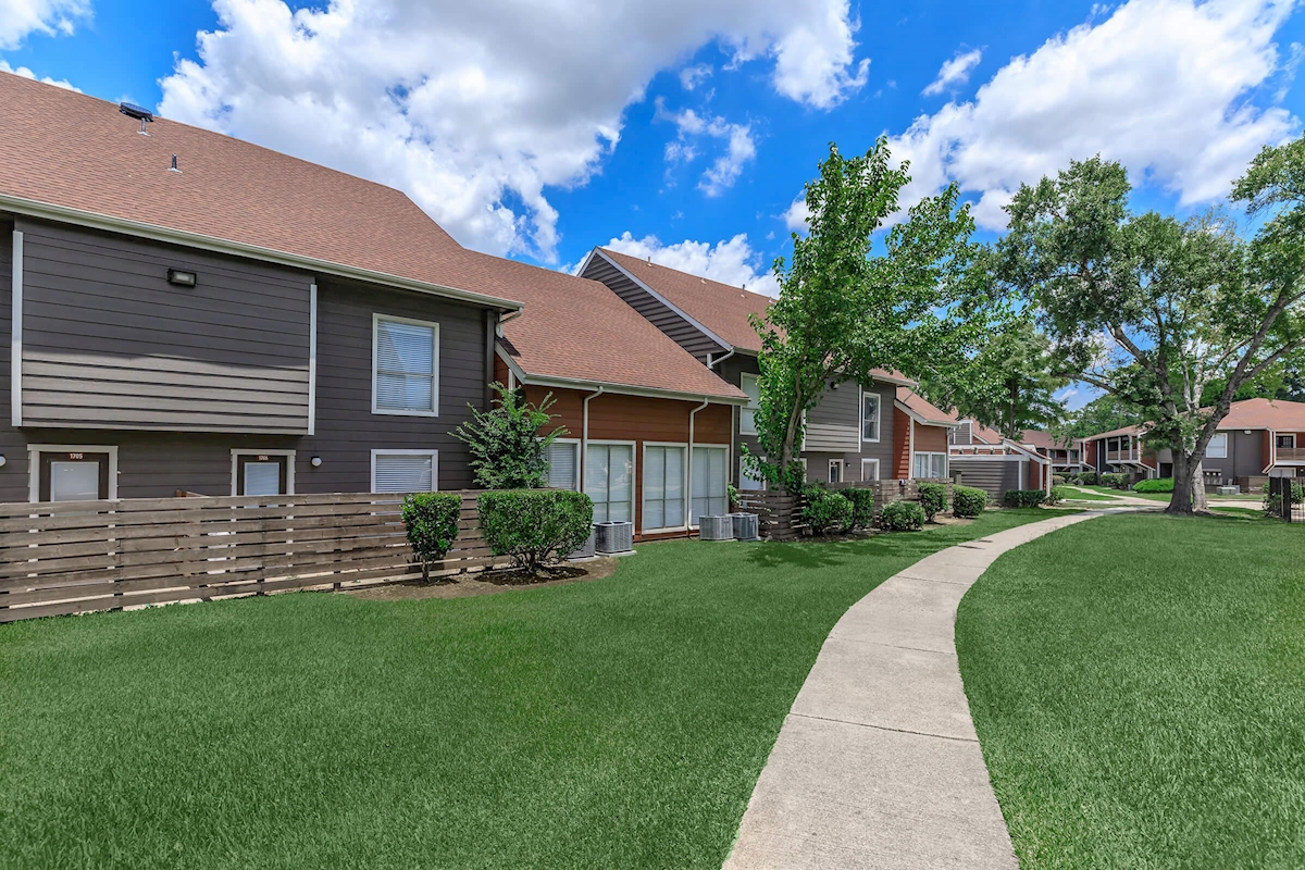 Park at Cumberland - Exterior - Photo 4 of 26