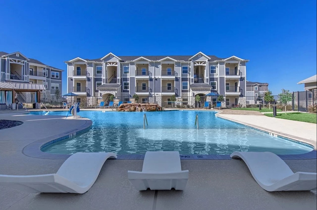 Fairmount Oaks - Fort Worth, TX - Photo 1 of 11