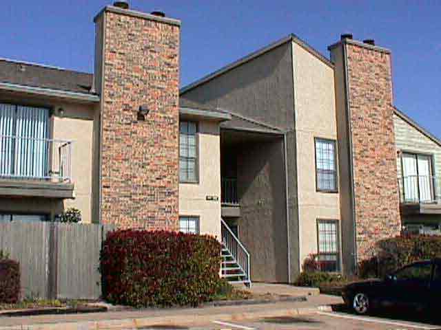 Center Place I & II - Exterior - Photo 5 of 24
