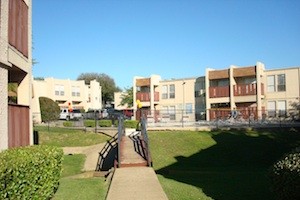 Crosby Creek Apartment