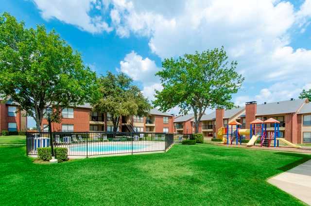 Bardin Oaks - Pool - Photo 3 of 15
