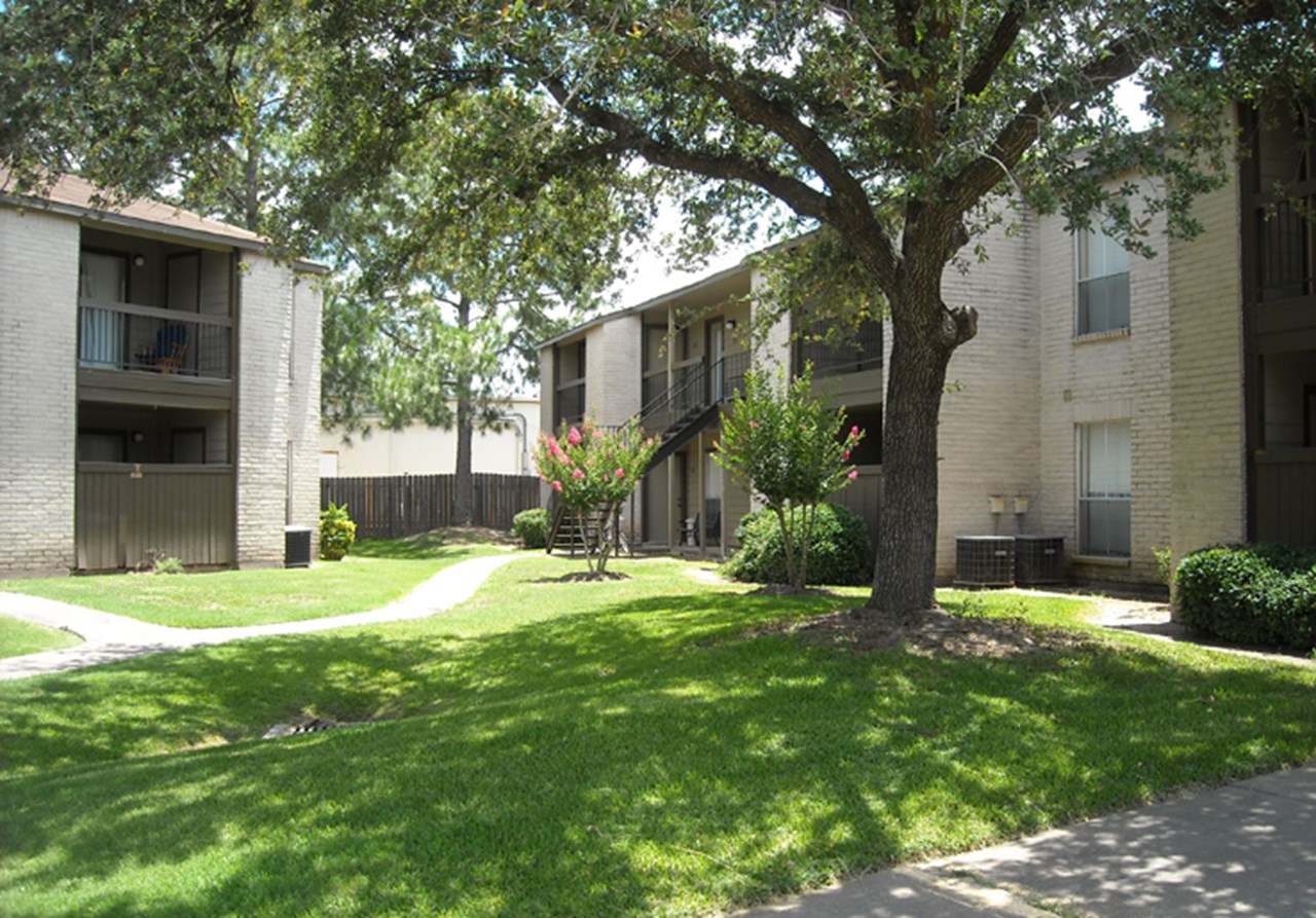 Bell Oaks Village - Bellville, TX - Photo 1 of 7