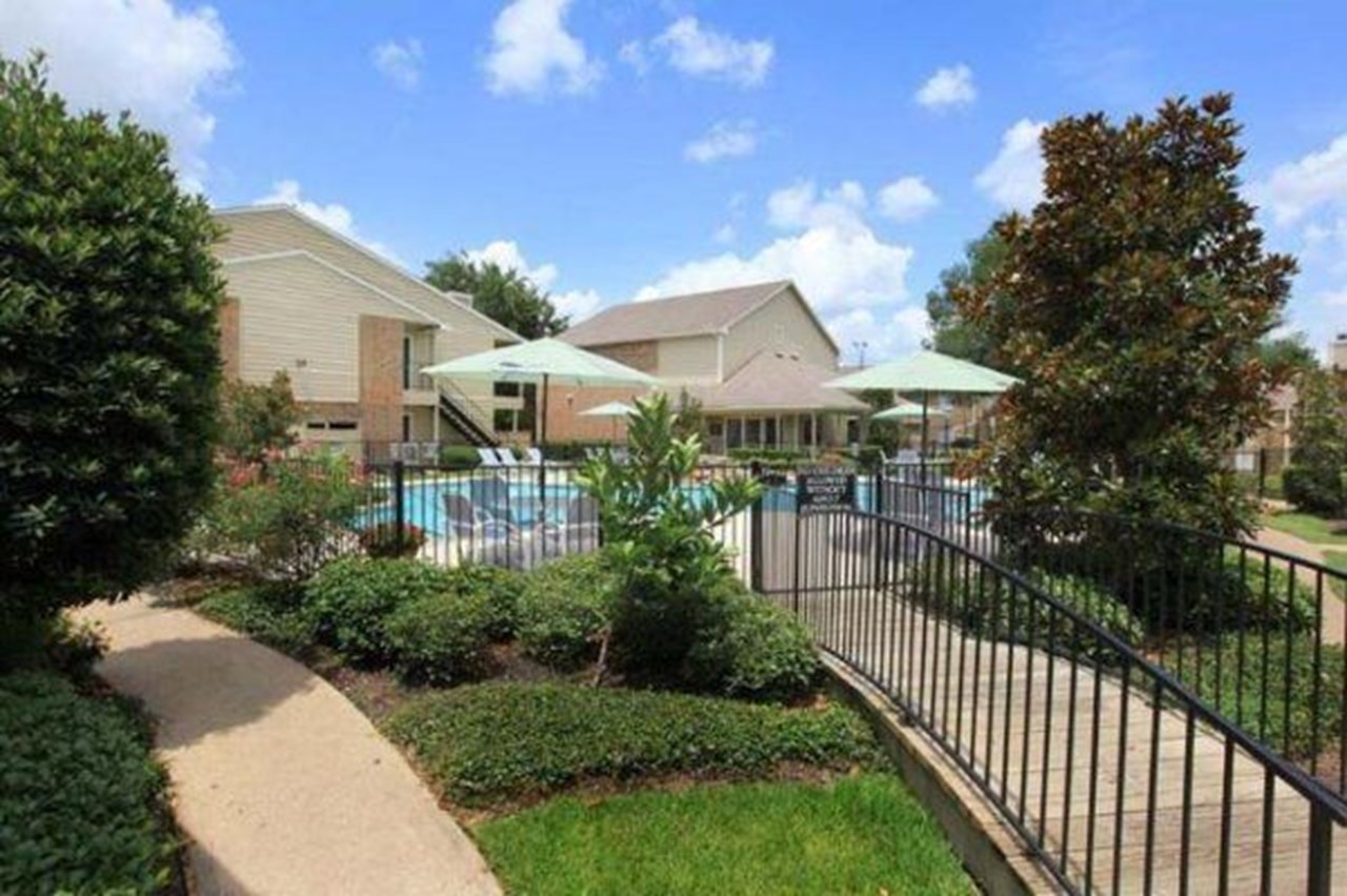 Gallery at Katy - Pool - Photo 3 of 11