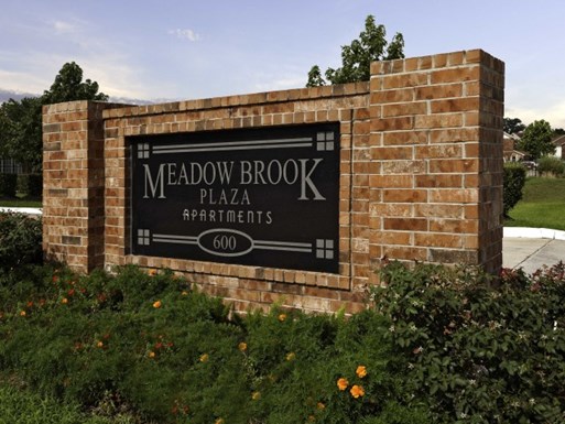 Meadowbrook Plaza Apartments