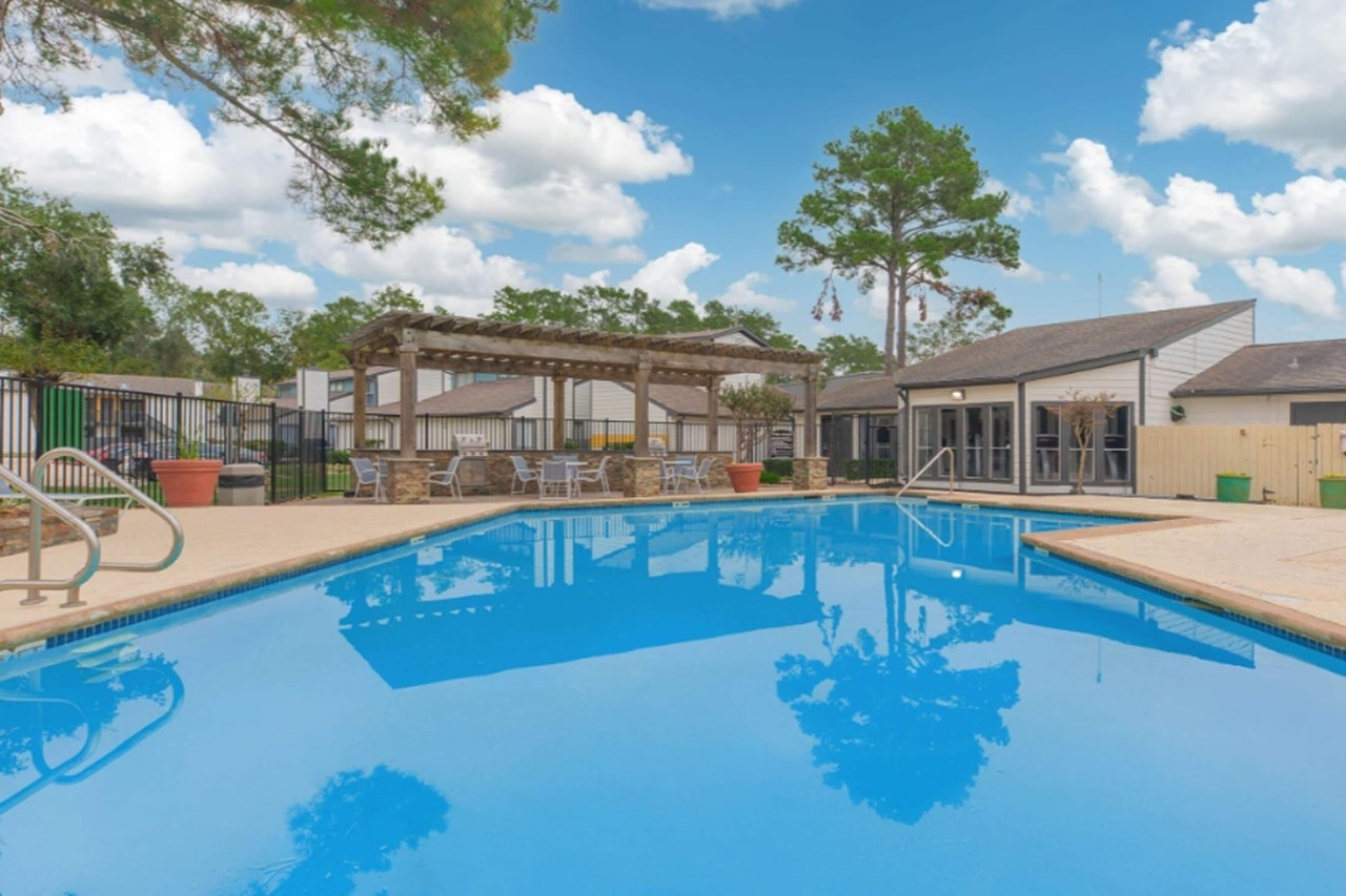 Kendall Manor - Houston, TX - Photo 1 of 11