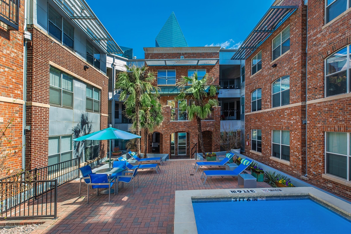 Griffin - Pool Area - Photo 3 of 28