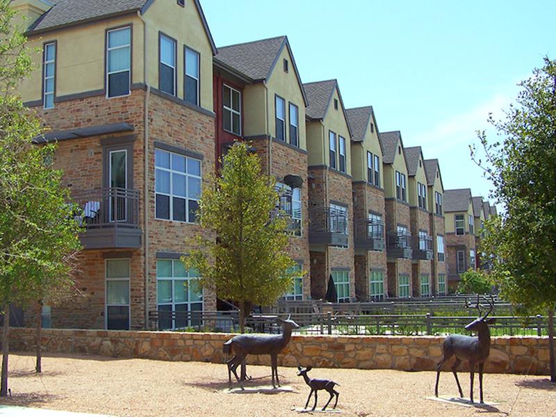 Thousand Oaks at Austin Ranch Apartment