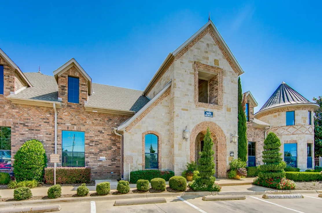 Enclave on Golden Triangle - Exterior - Photo 4 of 16