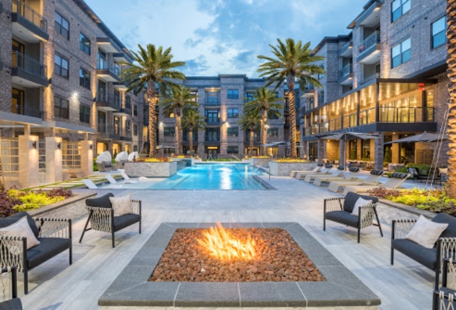 27 Seventy Lower Heights Houston 1356+ for 1 & 2 Beds