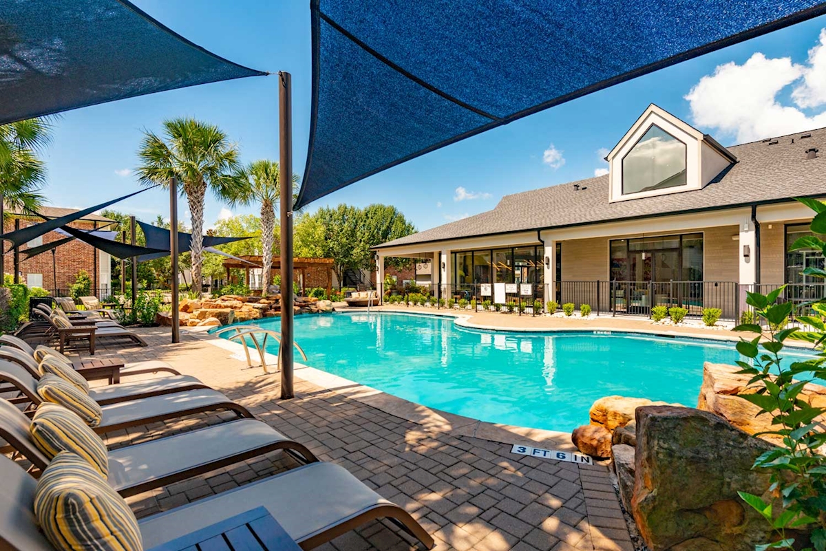 Lakes at 610 - Pool - Photo 4 of 32