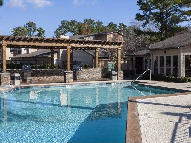 Kendall Manor - Pool - Photo 4 of 10