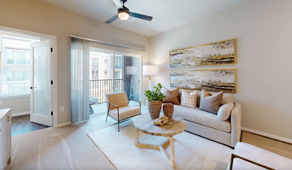 Hyde Park - Living - Photo 5 of 12