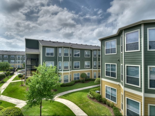 32 Nice Apartments on hollister and little york for Small Space