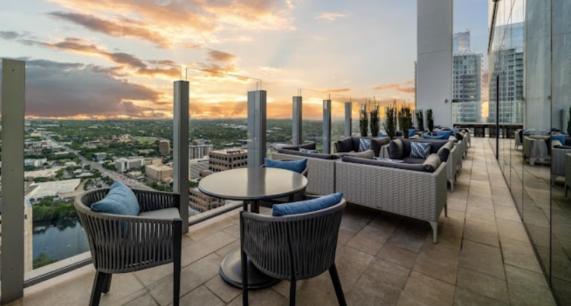Hanover Turtle Creek Tower - Outdoor Lounge - Photo 3 of 28