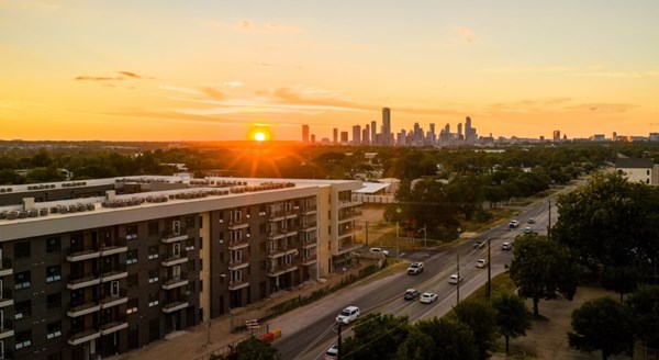 Lirica East Austin