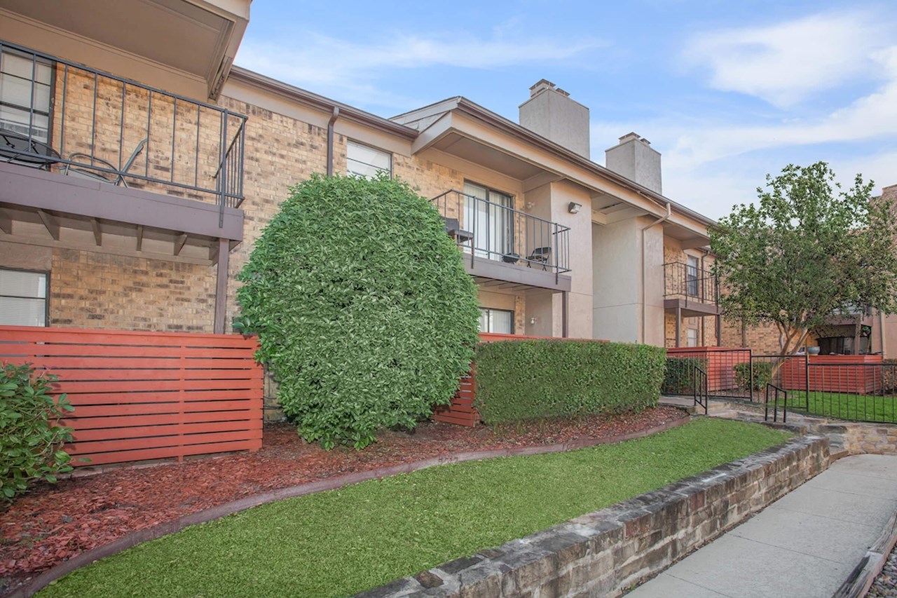 Preston Valley - Dallas, TX - Photo 1 of 25