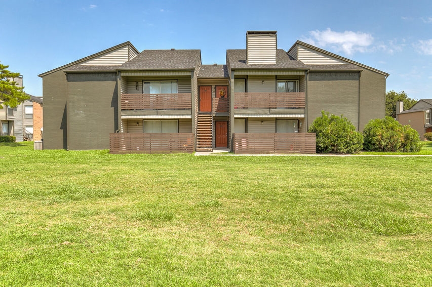 Lydian - Exterior - Photo 2 of 18