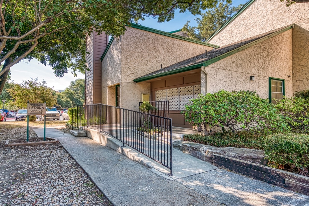 Warren Woodlands - San Antonio, TX - Photo 1 of 14