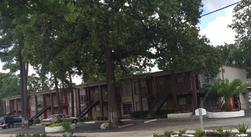 Pointe Plaza Apartment