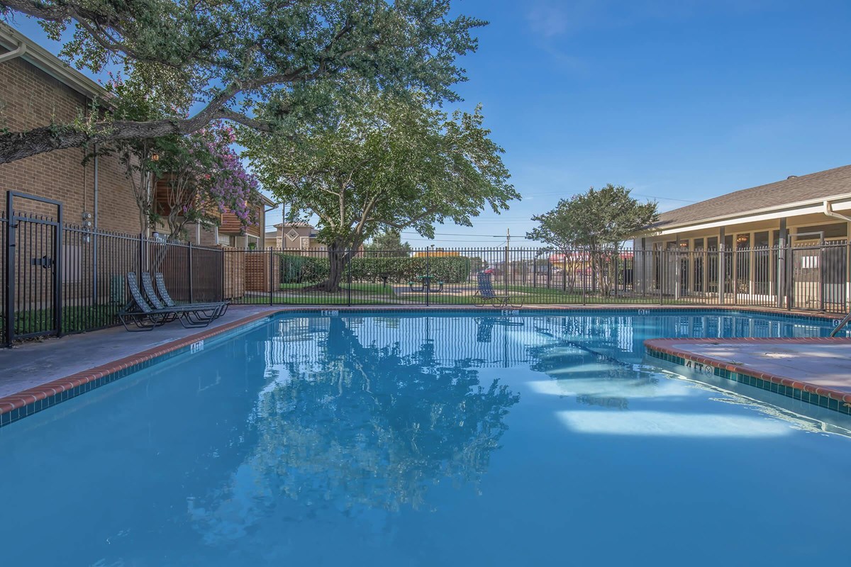 Villas Del Rey - Pool - Photo 8 of 18