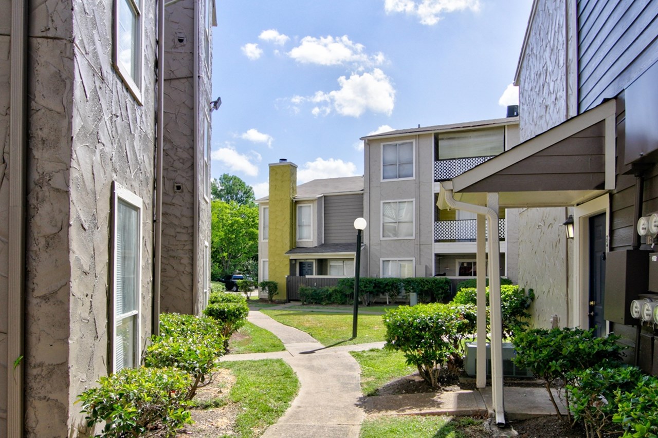 Parkway Parkgreen - Exterior - Photo 3 of 30