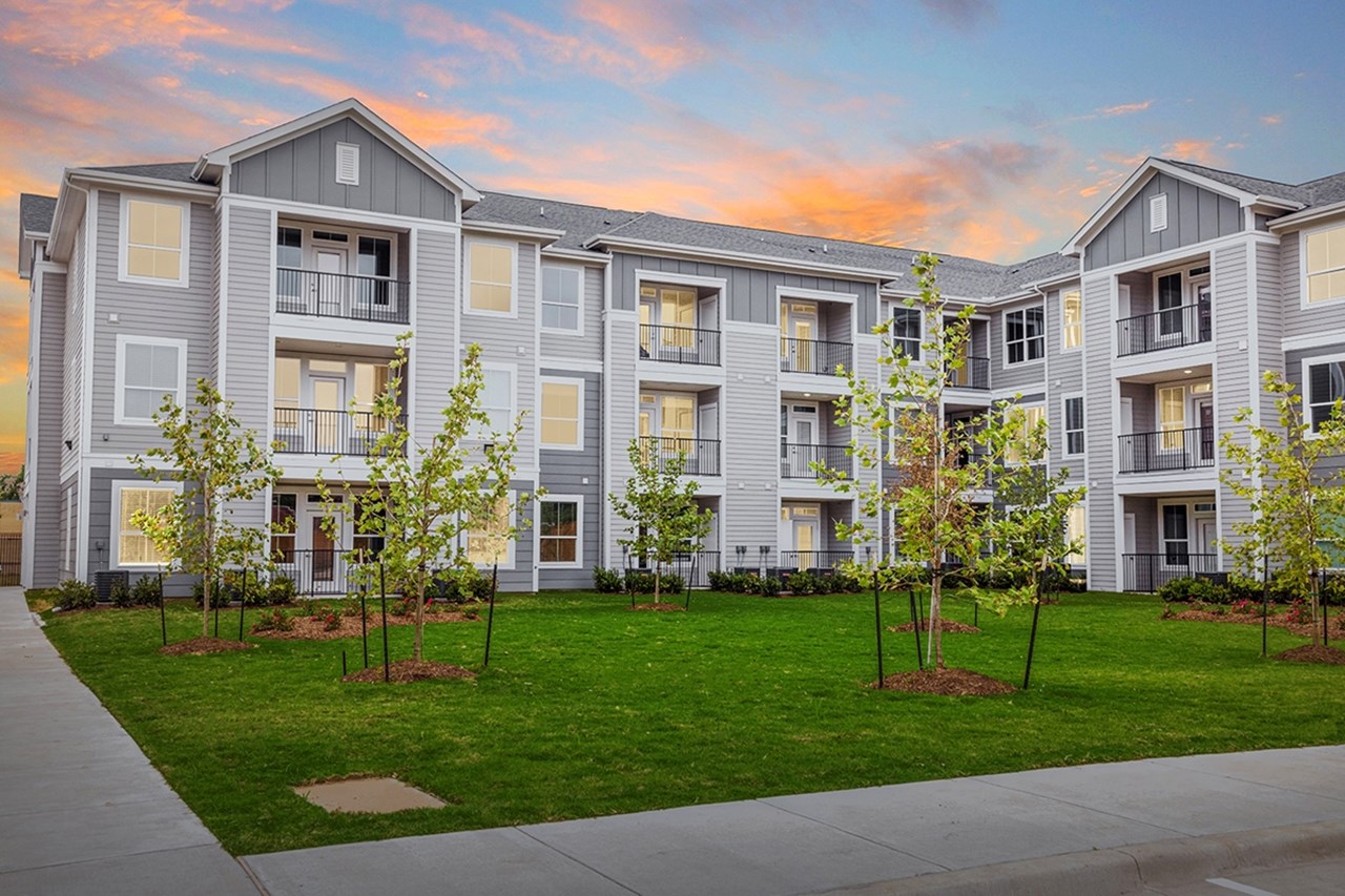 Grove at Spring Branch - Houston, TX - Photo 1 of 17