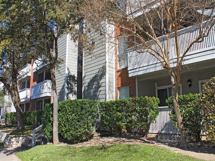 Oak Ridge San Antonio 788+ for 1 & 2 Bed Apts