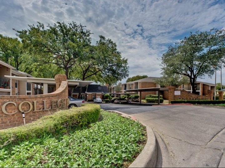 College Park Weatherford 800+ for 1 & 2 Bed Apts