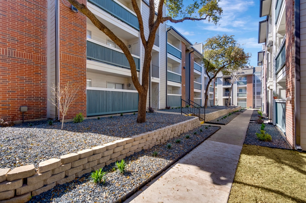 Centerpoint Apartments Dallas 799 For 1 2 Bed Apts