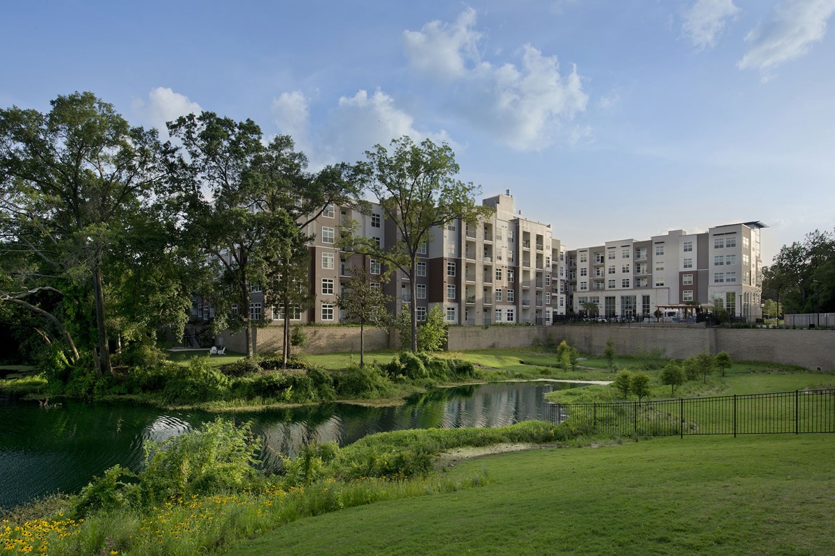 Vargos on the Lake Apartment