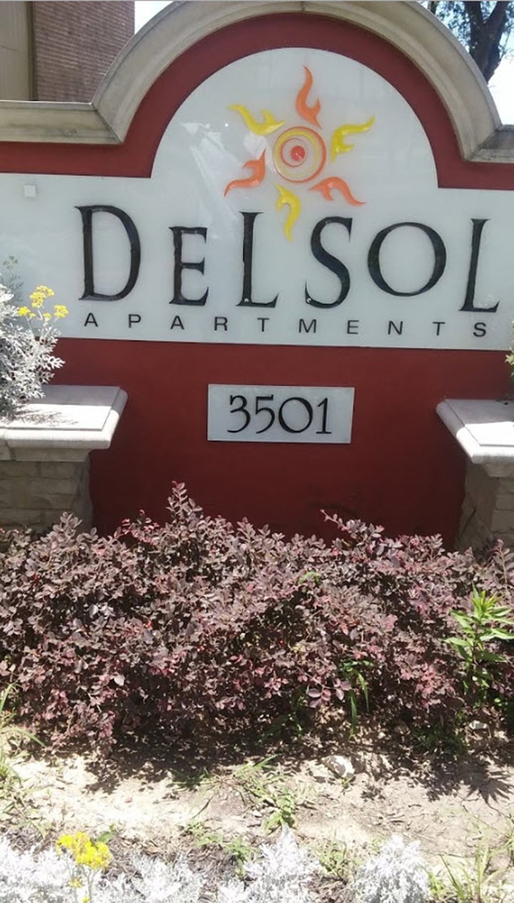 Del Sol Apartments