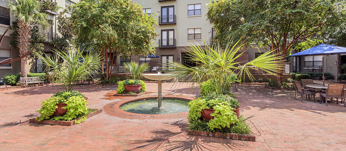 MAA Heights - Courtyard - Photo 5 of 9