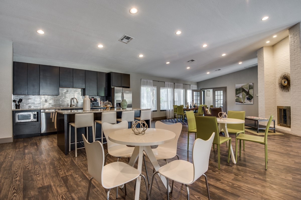 Mark at 2600 - Clubhouse - Photo 3 of 18