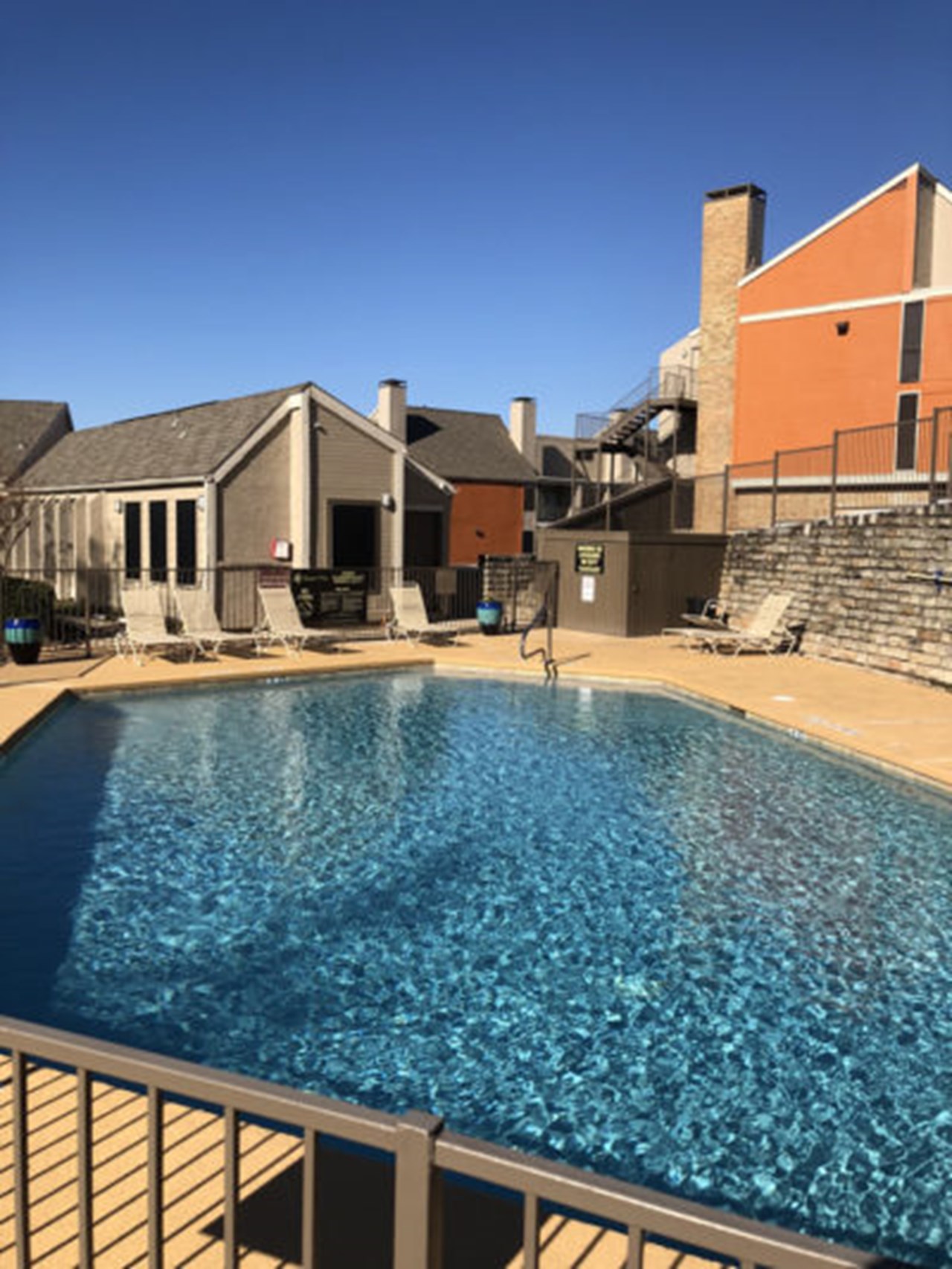 Serena Vista - Arlington, TX - Photo 1 of 6