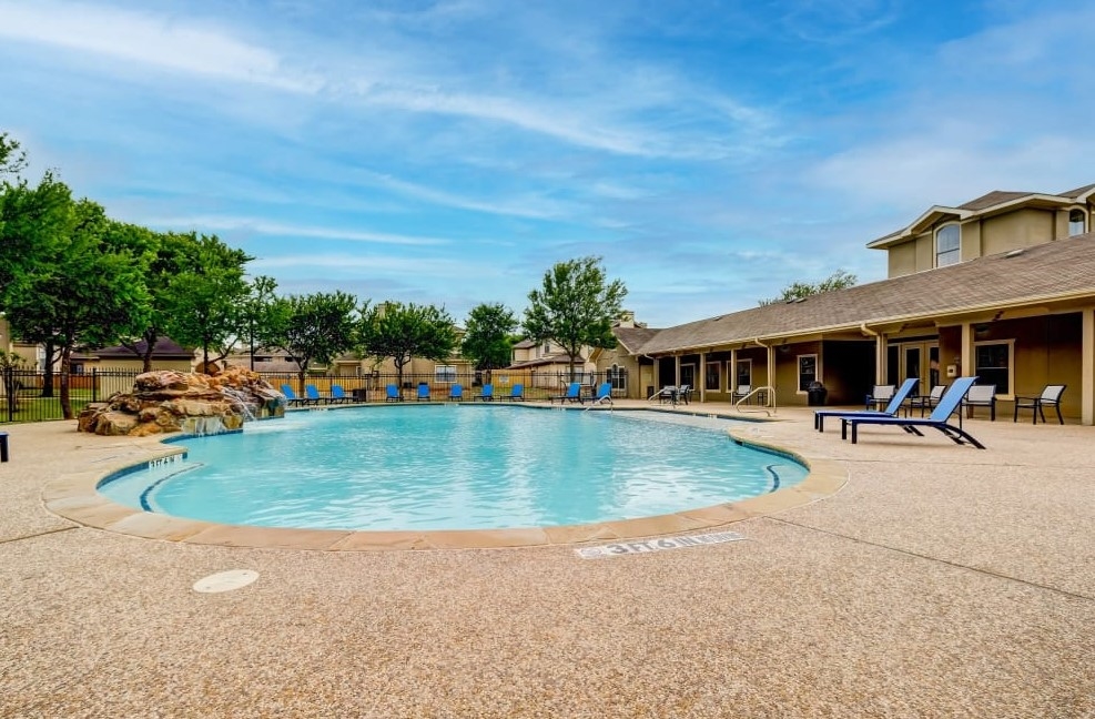 Legacy of Cedar Hill - Pool - Photo 5 of 17