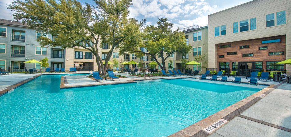 Elan City Centre Apartment