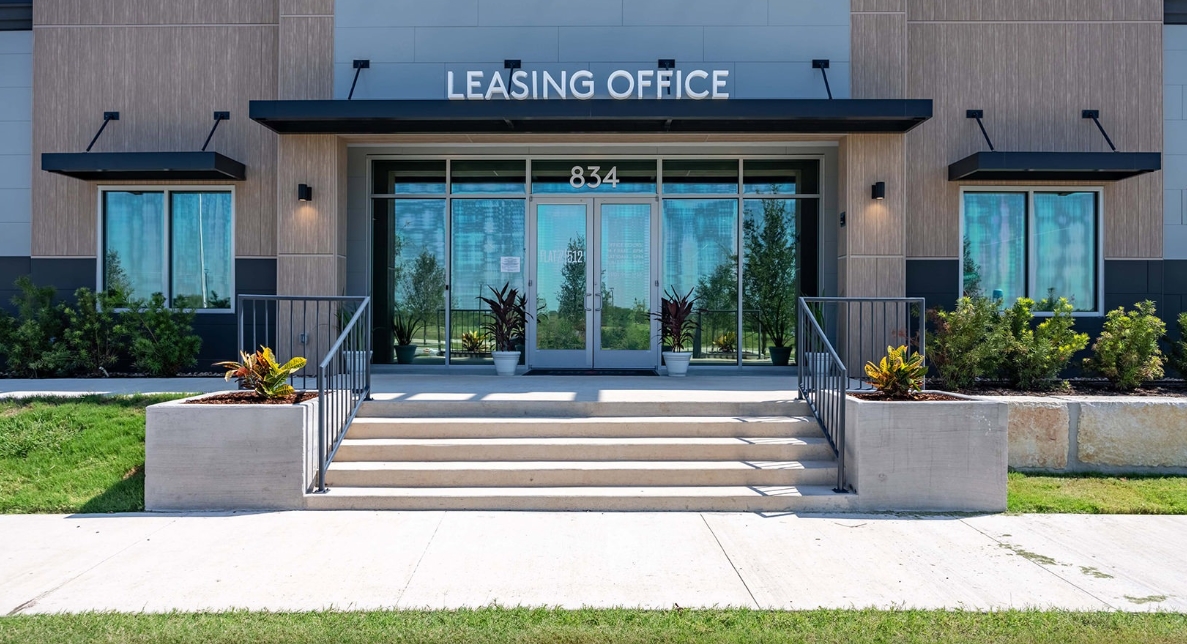 Flatz 512 - Office Exterior - Photo 3 of 38