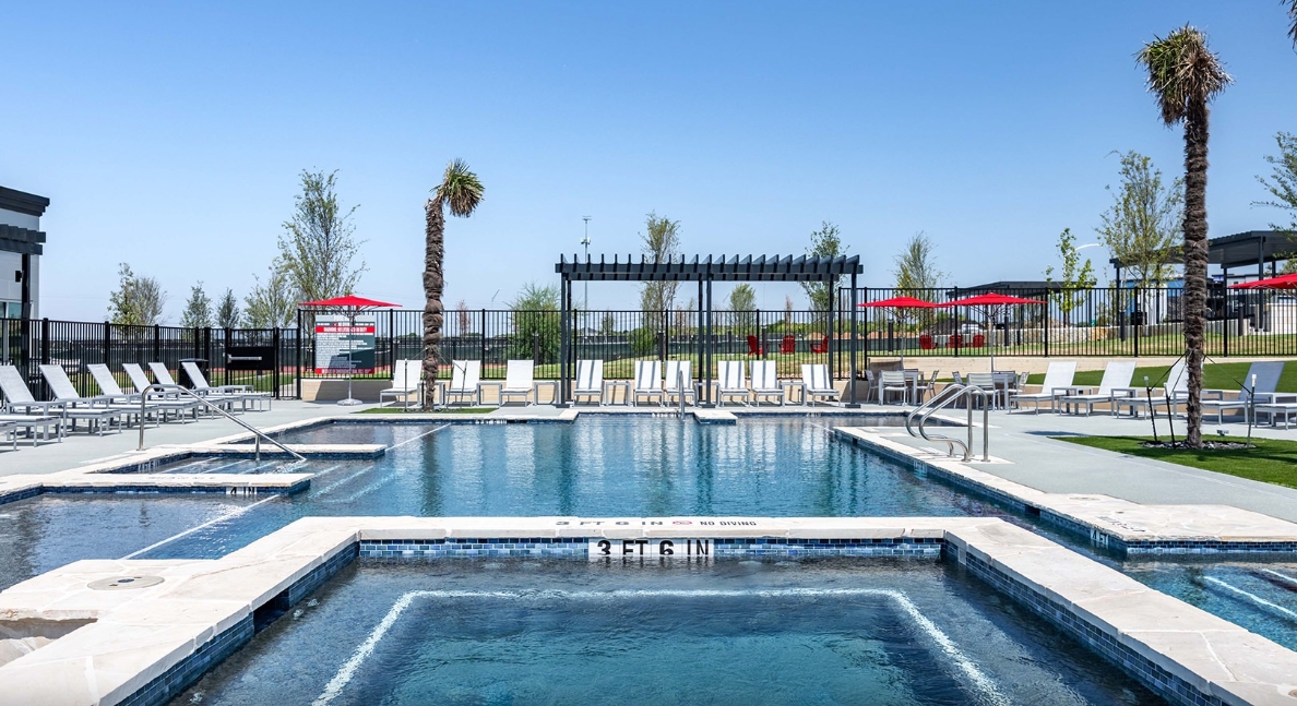 Flatz 512 - Pool - Photo 4 of 38