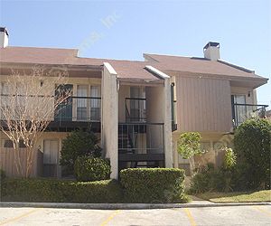 Quadrangle of Woodlake Apartment