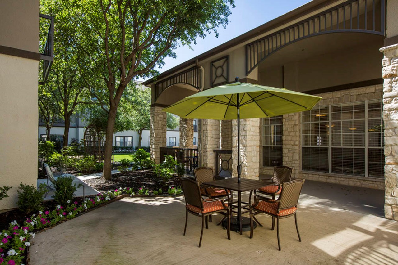 Reserve at North Dallas - Lounge - Photo 5 of 33
