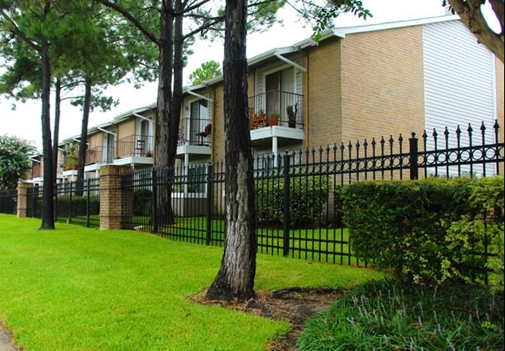 Abbey at Willowbrook Houston 909+ for 1 & 2 Bed Apts