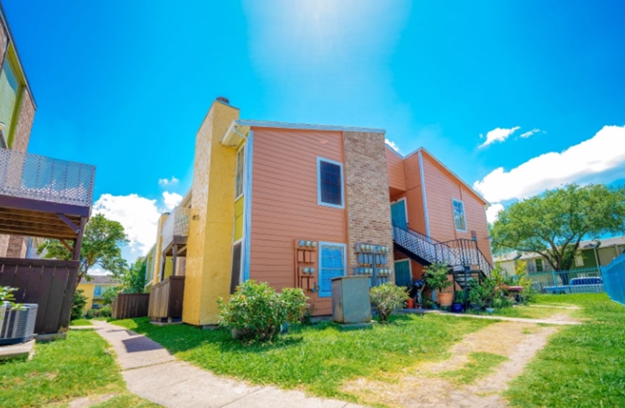 Mar Del Sol - Houston, TX - Photo 1 of 10