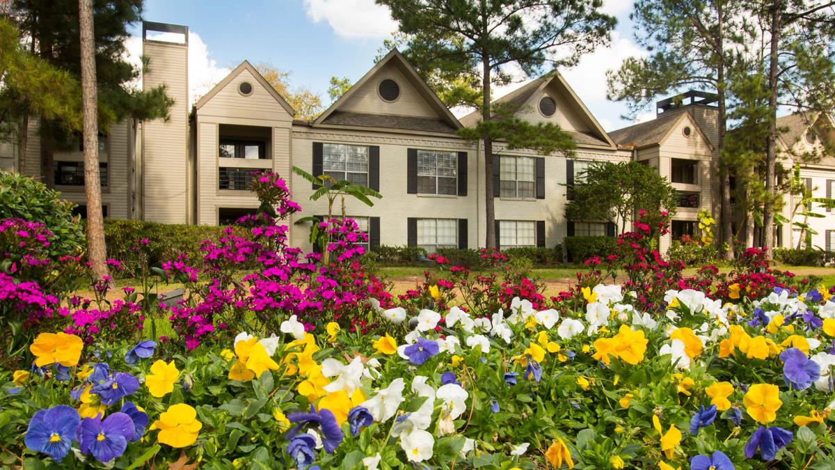 9900 Memorial in Houston, TX View Photos, Floorplans & Pricing