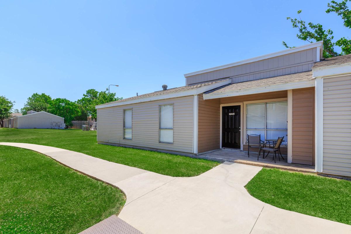 Rolling Meadows - Exterior - Photo 8 of 22