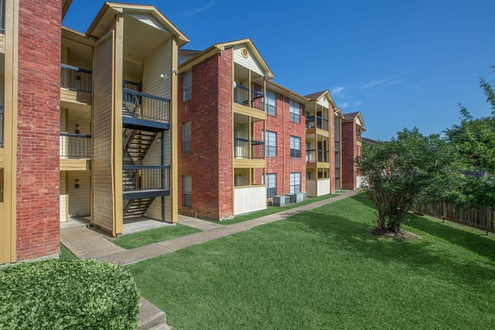 Riverwalk Apartments