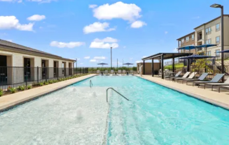 Centro35 - Pool - Photo 4 of 33