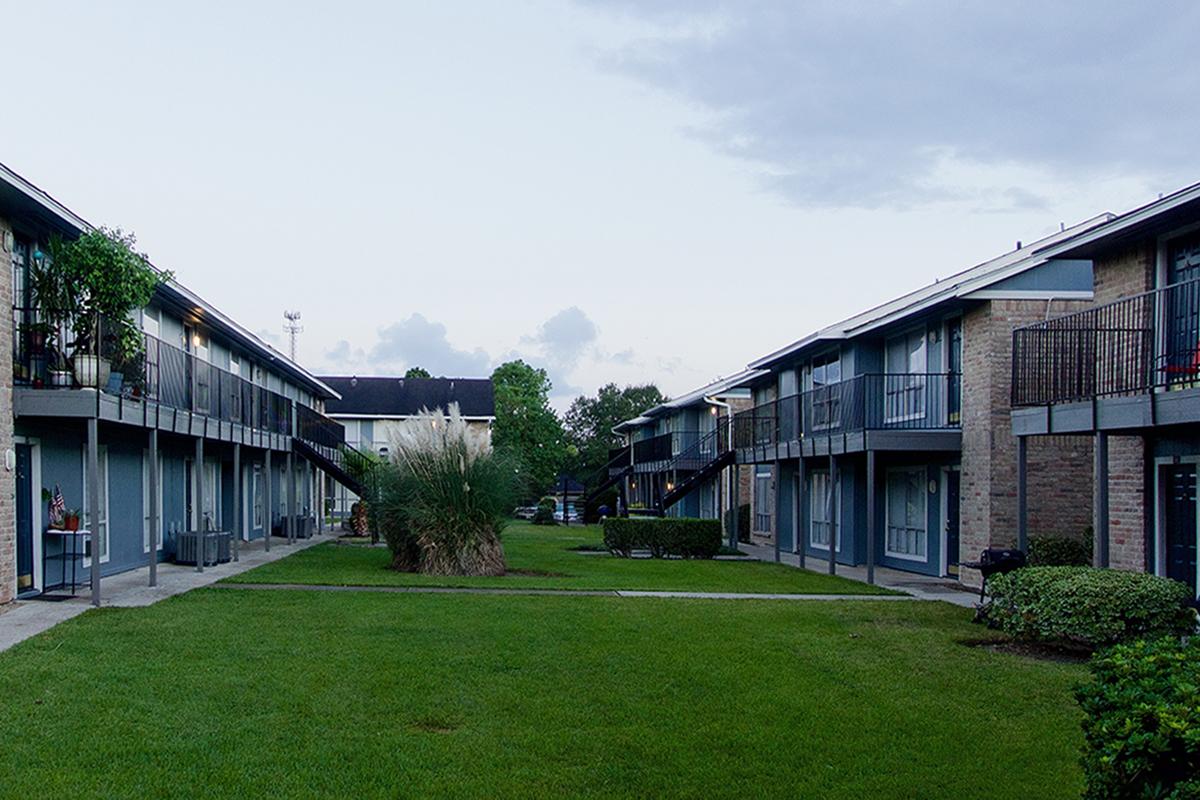 Dickinson Arms Apartments 835+ for 1 & 2 Bed Apts