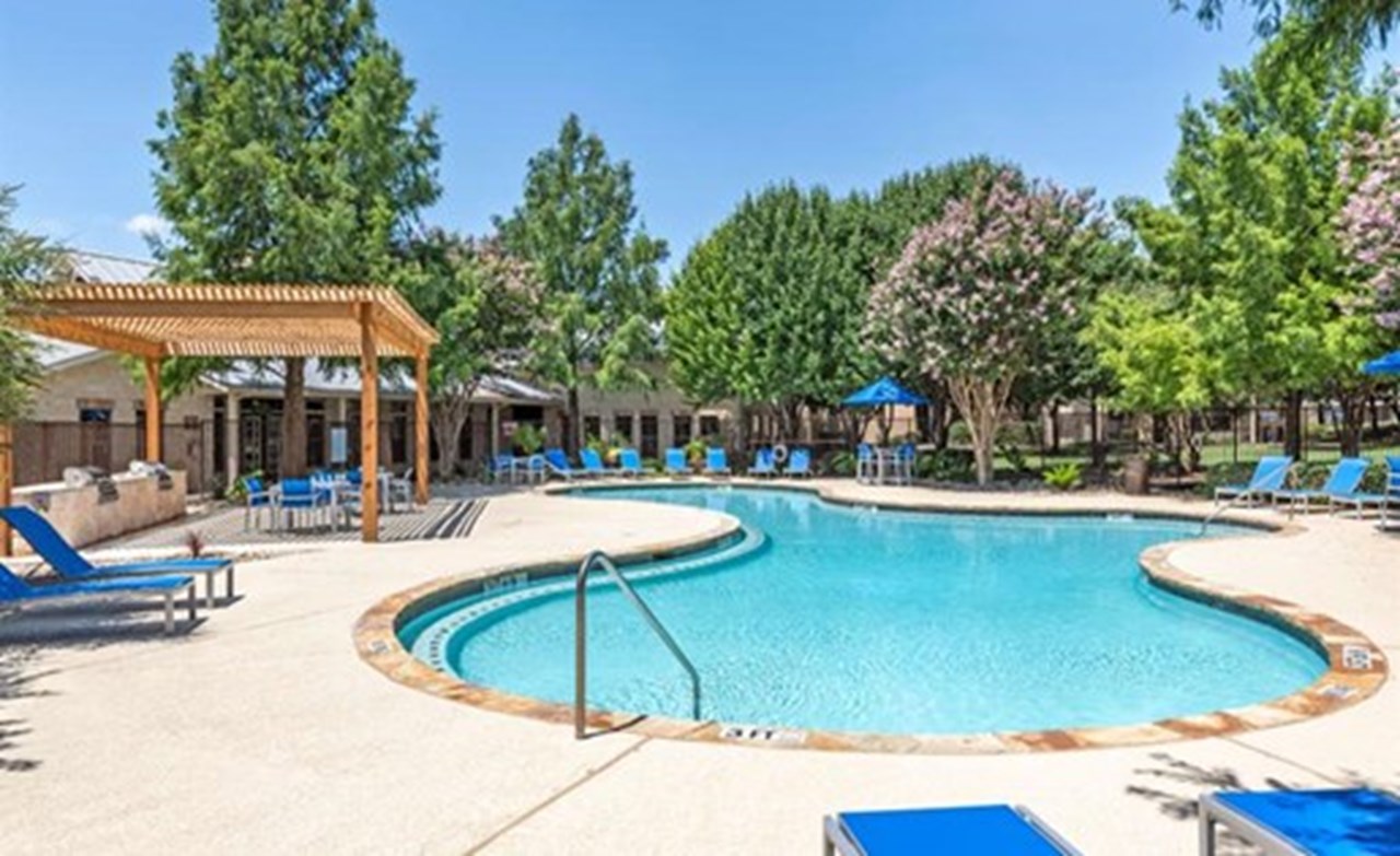 Park on Forum - Pool - Photo 2 of 21
